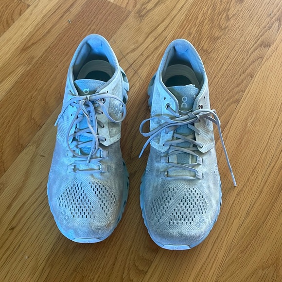 Onclouds - Picture 1 of 3